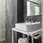מלון Hotel Lux Sh