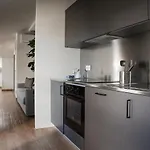 Hotel Lux Sh מלון