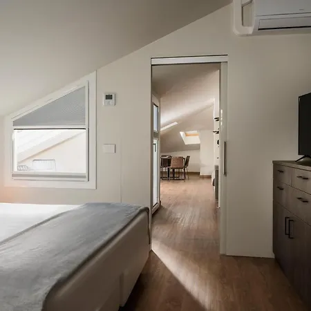 Hotel Lux Sh